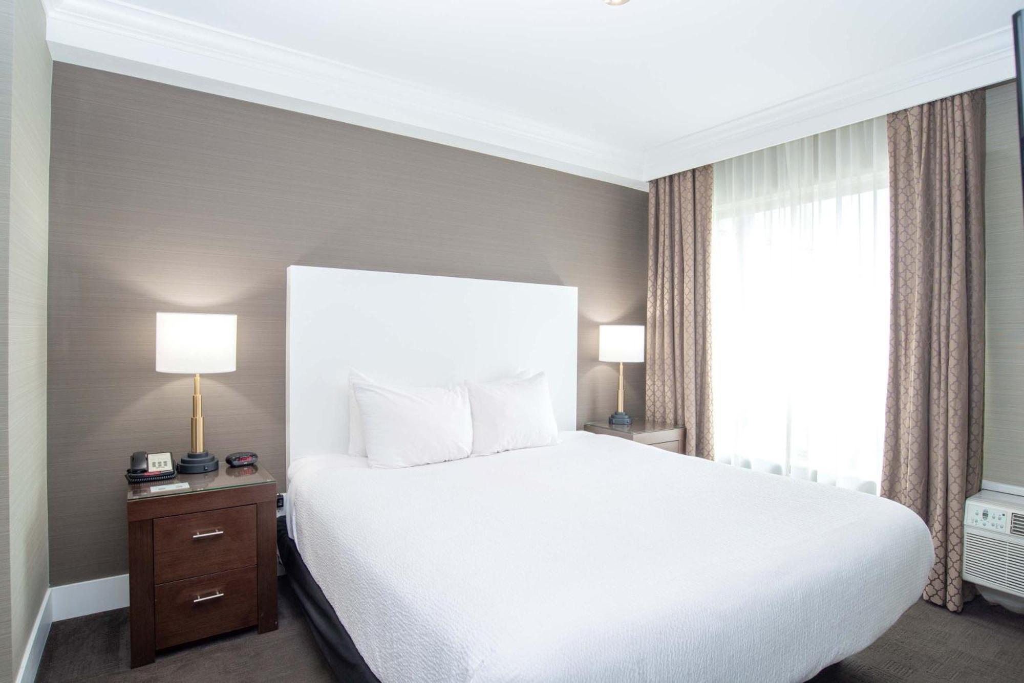 Sandman Hotel Abbotsford Airport Eksteriør bilde
