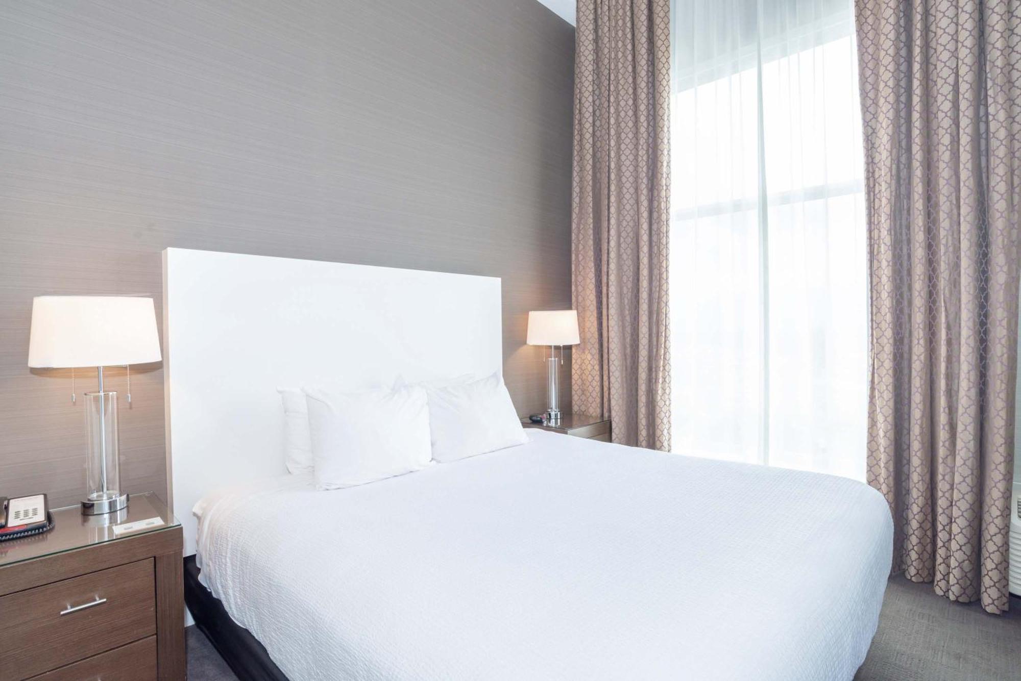 Sandman Hotel Abbotsford Airport Eksteriør bilde